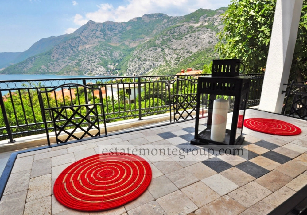 Dvosoban-stan-sa-bazenom-u-Risnu-Kotor-12 Dvosoban stan 500 m² – Risan, Kotor — fotografija 13