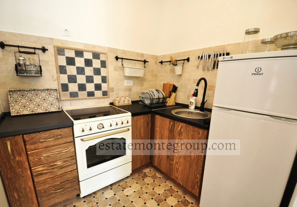 Dvosoban-stan-sa-bazenom-u-Risnu-Kotor-13 Dvosoban stan 500 m² – Risan, Kotor — fotografija 14