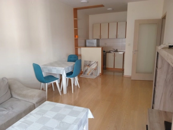 Namješten jednosoban stan u City kvartu, Podgorica — fotografija 2