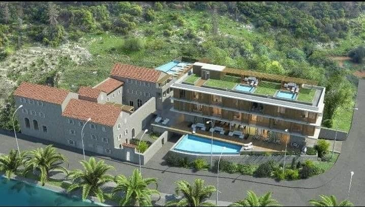 Objekat-u-prvoj-liniji-do-mora-u-Risnu-Kotor-4 Hotel 1.800 m² – Risan, Kotor — fotografija 5