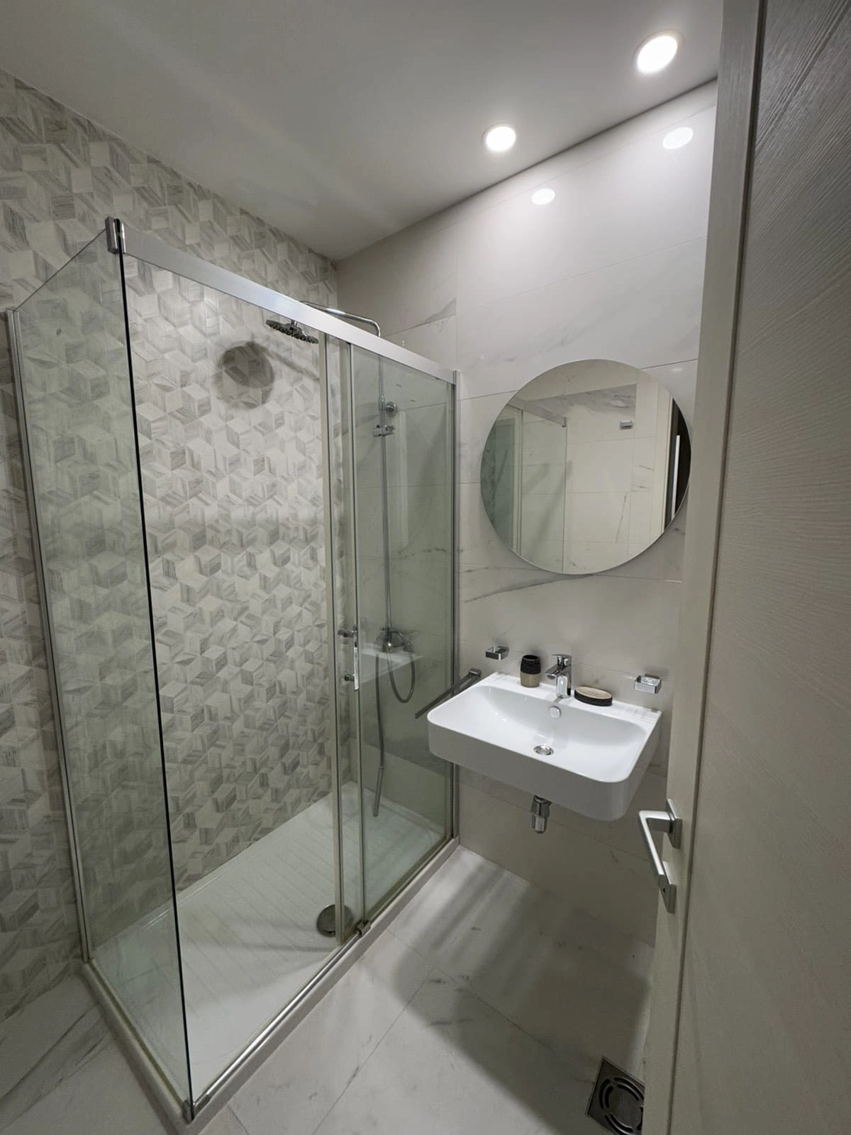 Jednosoban-stan-50-m²-u-naselju-Central-Point-Podgorica-5 Namješten jednosoban stan, Central Point, Podgorica — fotografija 6