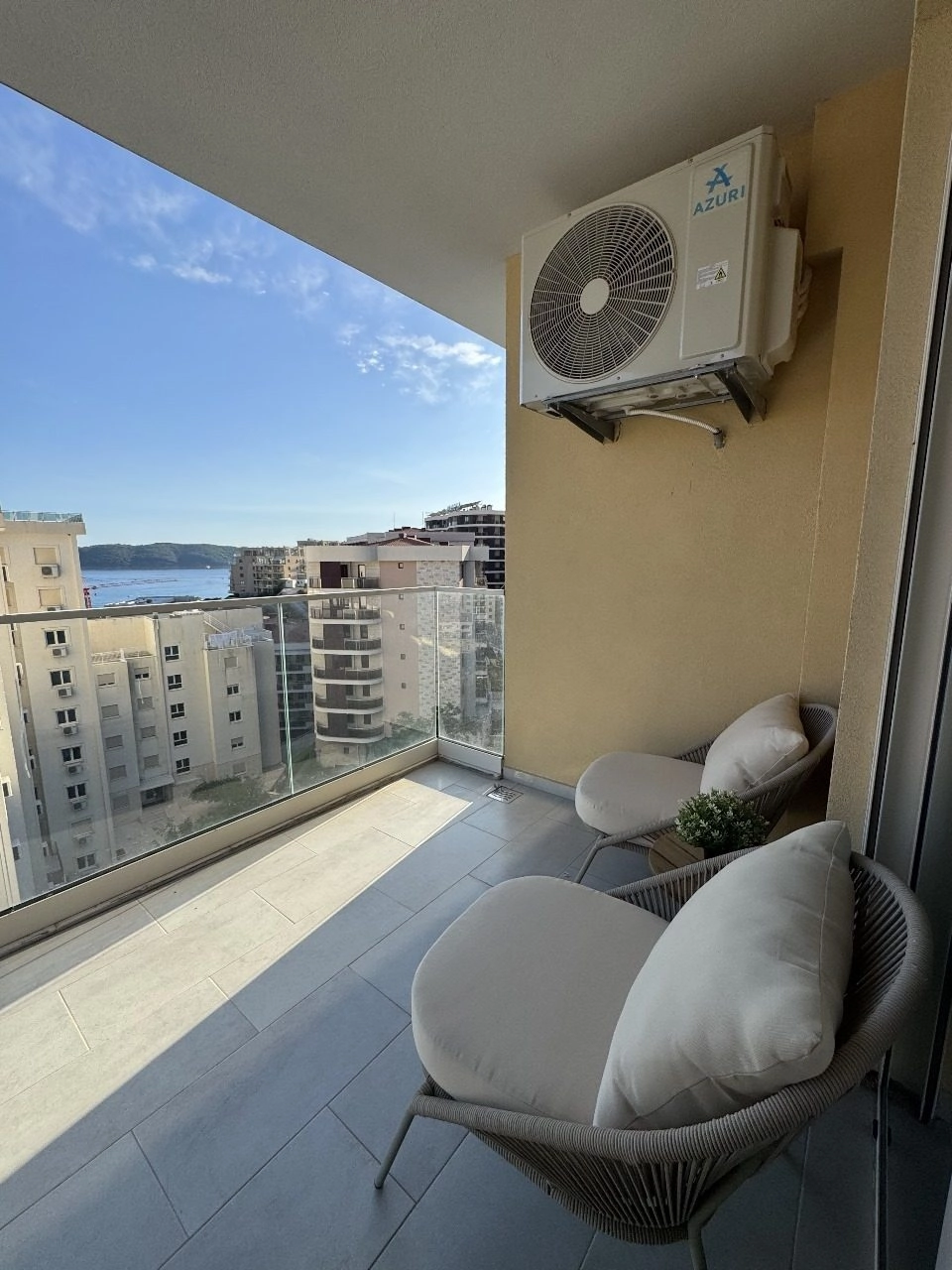 Dvosoban-stan-sa-pogledom-na-more-Becici-Budva-1 Dvosoban stan 742 m² – Bečići, Budva — fotografija 2