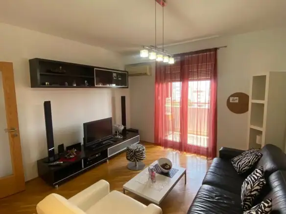 Izdavanje: Jednosoban stan 50 m² – Preko Morače, Podgorica — fotografija 9