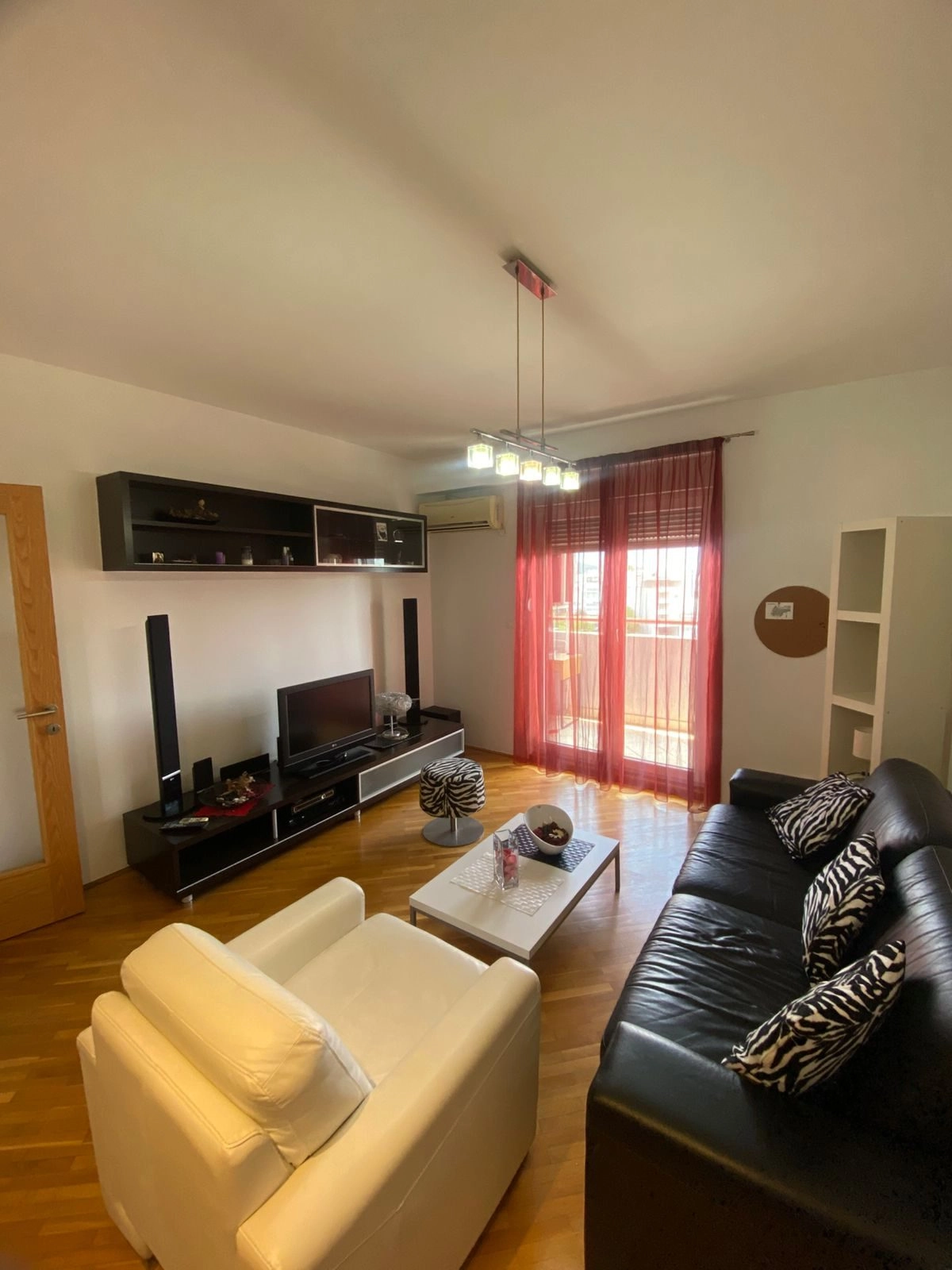 Jednosoban-stan-u-naselju-Preko-Morace-Podgorica-8 Izdavanje: Jednosoban stan 50 m² – Preko Morače, Podgorica — fotografija 9