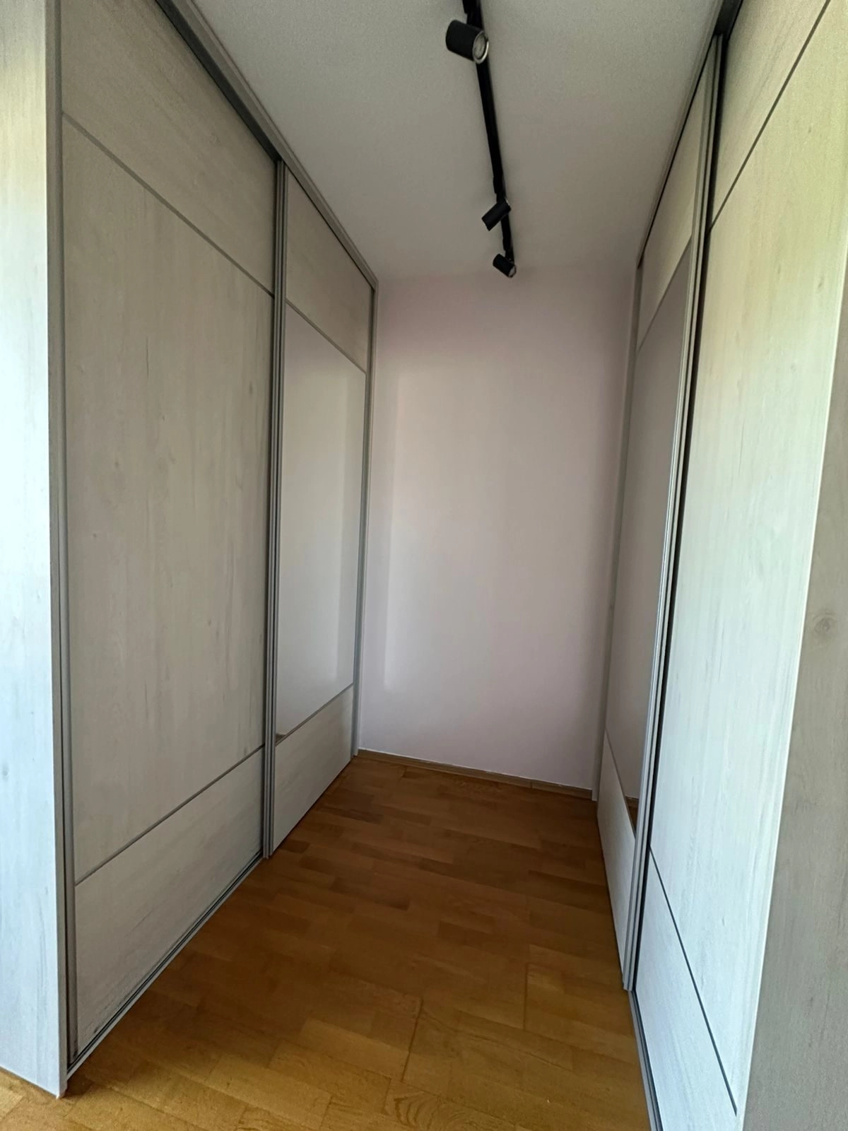 Dvosoban-stan-u-Pobrezju-Podgorica-2 Izdavanje: Dvosoban stan 60 m² – Pobrežje, Podgorica — fotografija 3