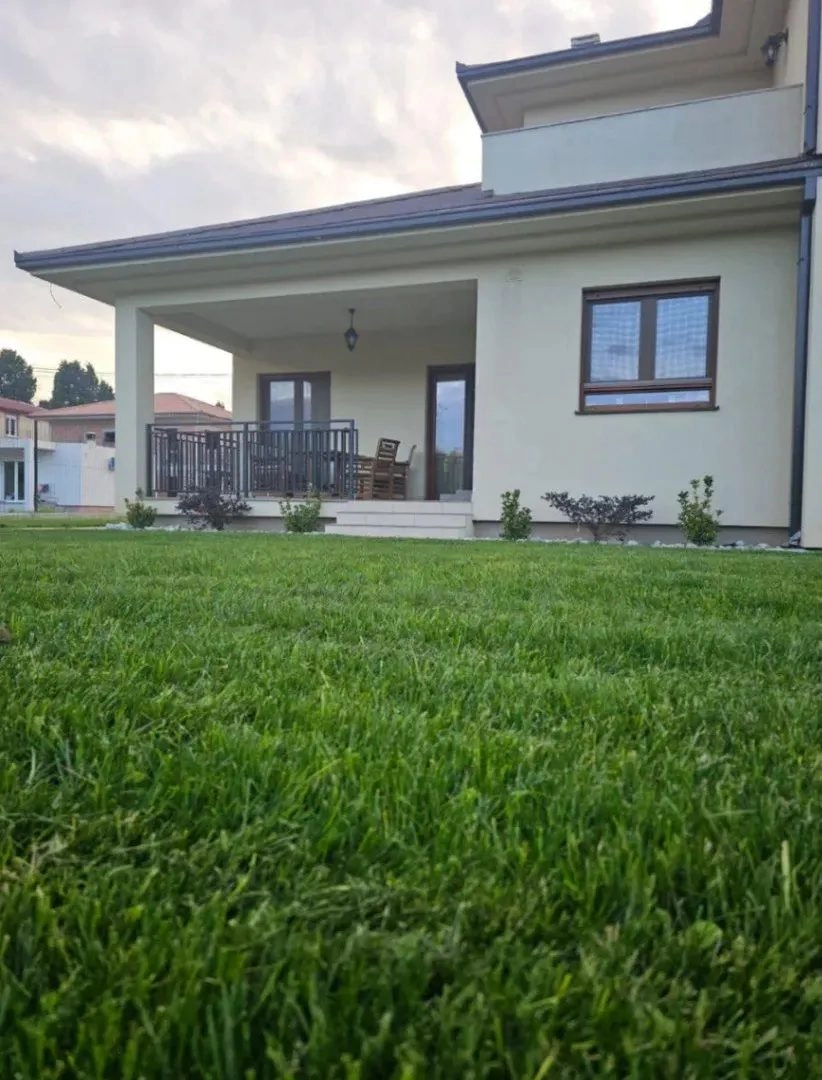Kuca-sa-dvoristem-u-Tolosima-Podgorica-1 Kuća 2.122 m² – Tološi, Podgorica — fotografija 2