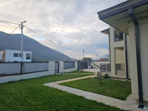 Kuća 2.122 m² – Tološi, Podgorica — fotografija 5