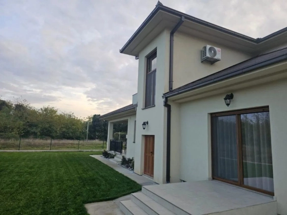 Kuća 2.122 m² – Tološi, Podgorica — fotografija 6