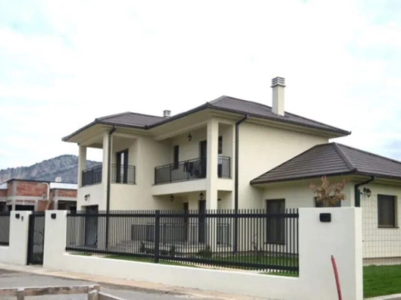 Kuća 2.122 m² – Tološi, Podgorica — fotografija 7