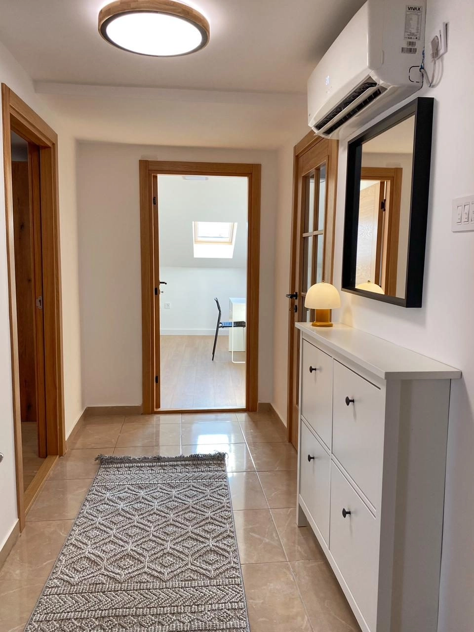 Namjesten-dvosoban-stan-u-Centru-Podgorica-3 Izdavanje: Dvosoban stan 80 m² – Centar, Podgorica — fotografija 4