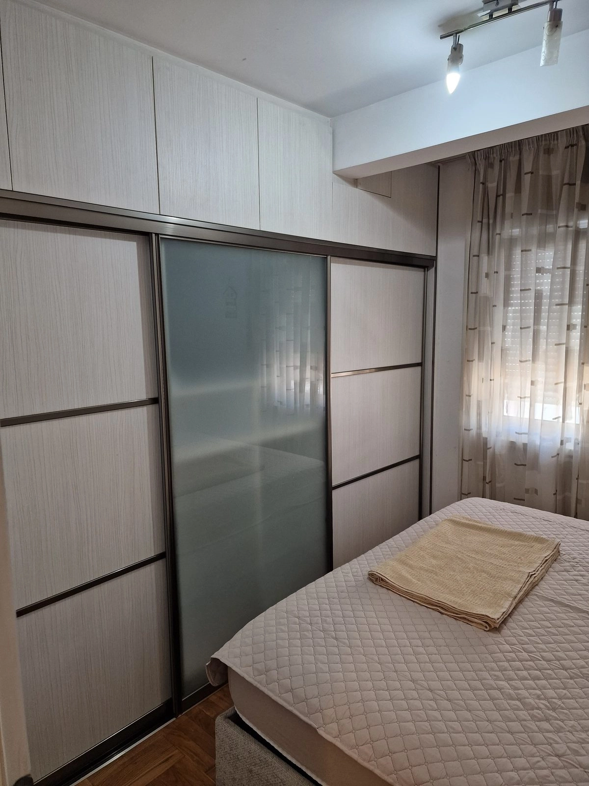 Dvosoban-stan-u-naselju-Zabjelo-Podgorica-4 Dvosoban namješten stan u Zabjelu, Podgorica — fotografija 5