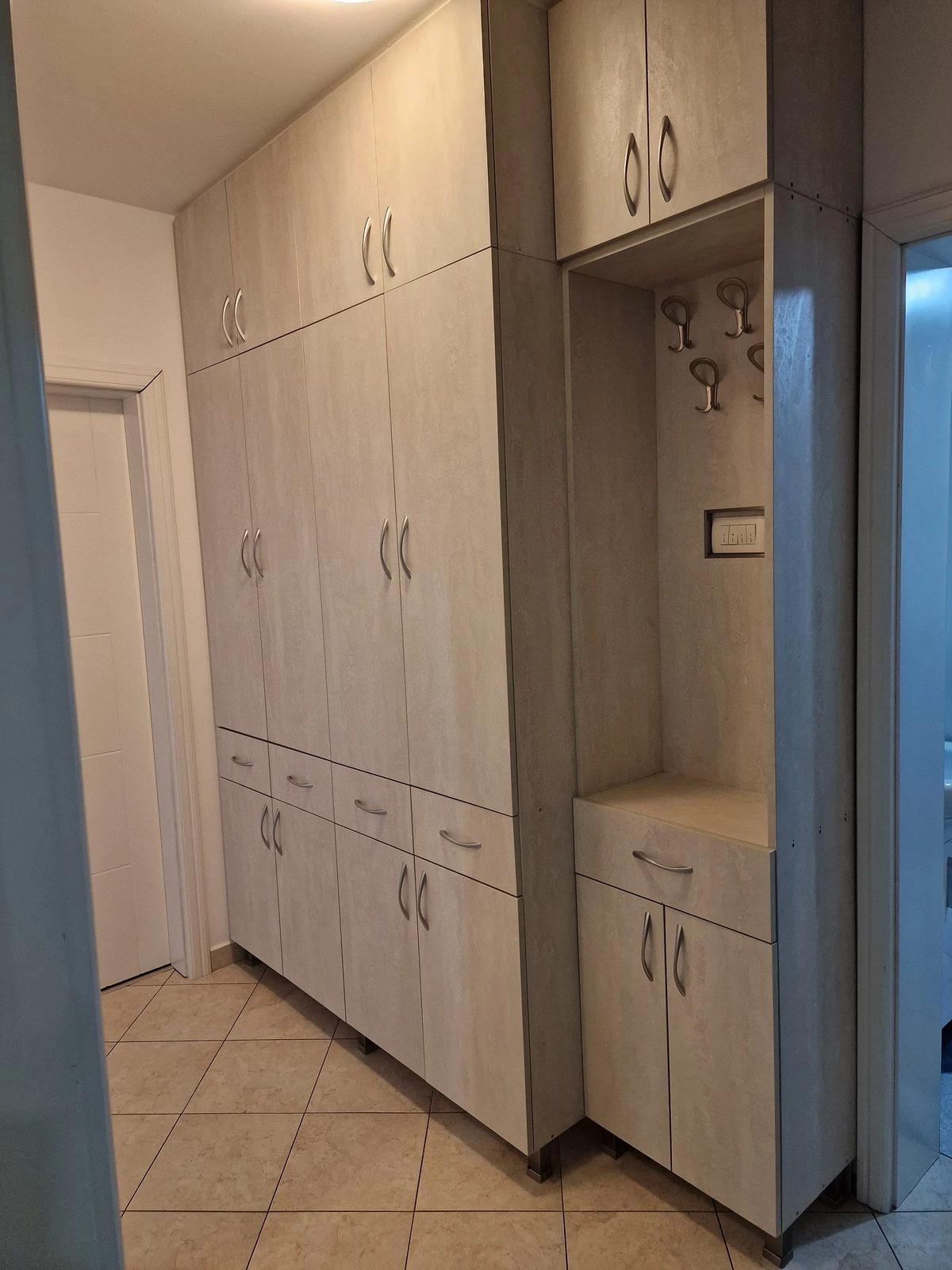 Dvosoban-stan-u-naselju-Zabjelo-Podgorica-6 Dvosoban namješten stan u Zabjelu, Podgorica — fotografija 7