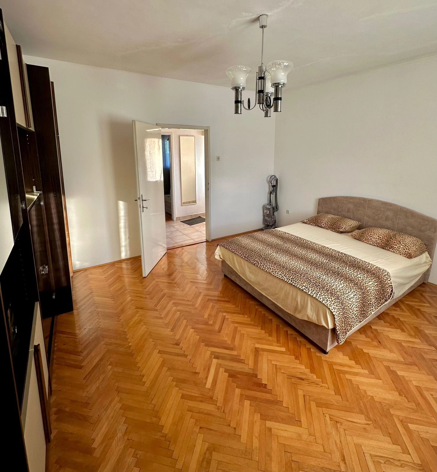 Trosoban-stan-107-m²-u-naselju-Masline-Podgorica-2 Trosoban stan 107 m² – Masline, Podgorica — fotografija 3