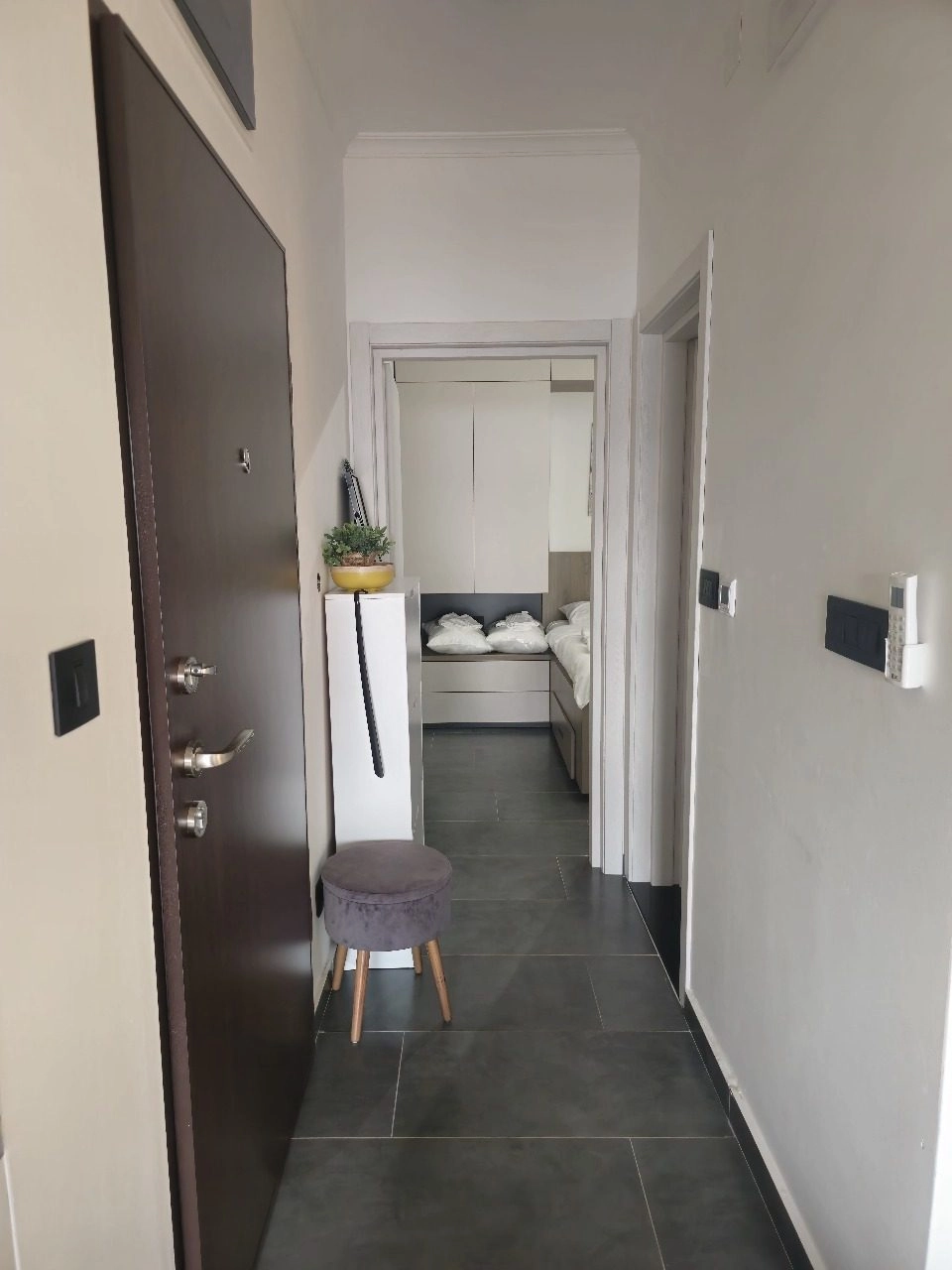 Dvosoban-stan-sa-bazenom-na-krovu-Mazina-Tivat-12 Dvosoban stan 55 m² – Mažina, Tivat — fotografija 13