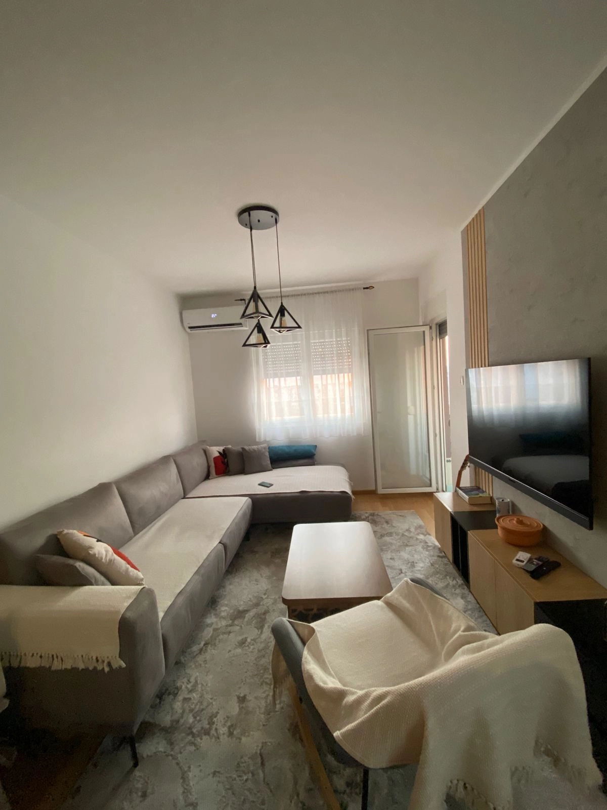 Jednosoban-stan-u-Pobrezju-Podgorica-1 Namješten jednosoban stan u Pobrežju, Podgorica — fotografija 2