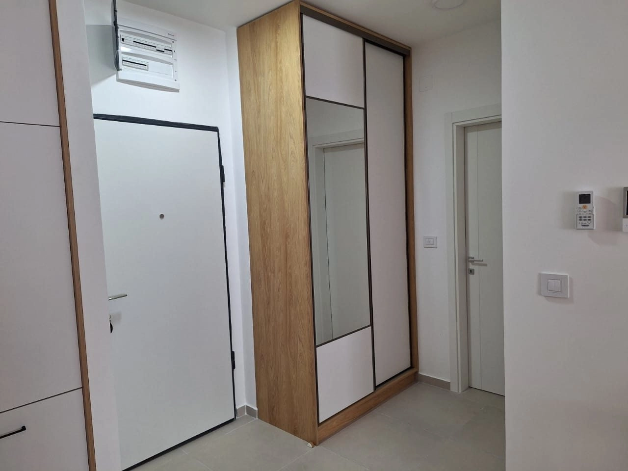 Jednosoban-stan-Stari-aerodrom-Podgorica-5 Izdavanje: Jednosoban stan 50 m² – Stari aerodrom, Podgorica — fotografija 6