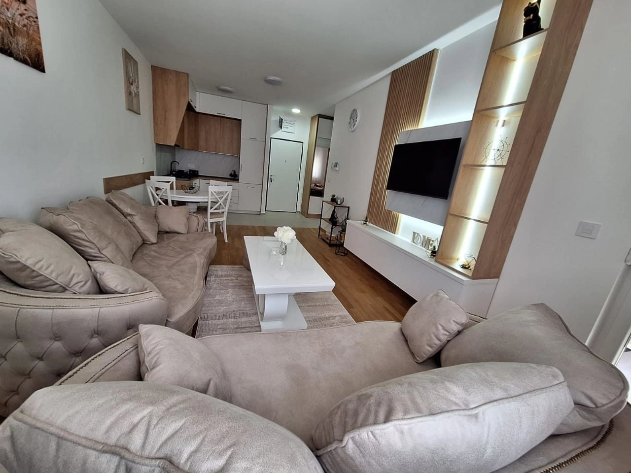 Jednosoban-stan-Stari-aerodrom-Podgorica-8 Izdavanje: Jednosoban stan 50 m² – Stari aerodrom, Podgorica — fotografija 9