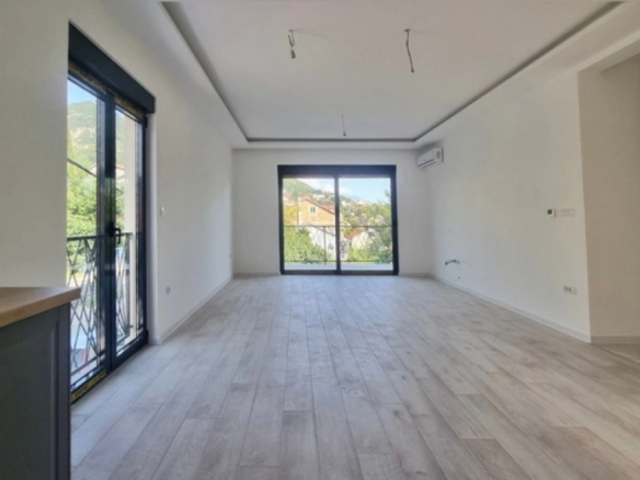 Trosoban stan 82 m² – Mažina, Tivat — fotografija 5