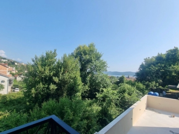Trosoban stan 82 m² – Mažina, Tivat — fotografija 13
