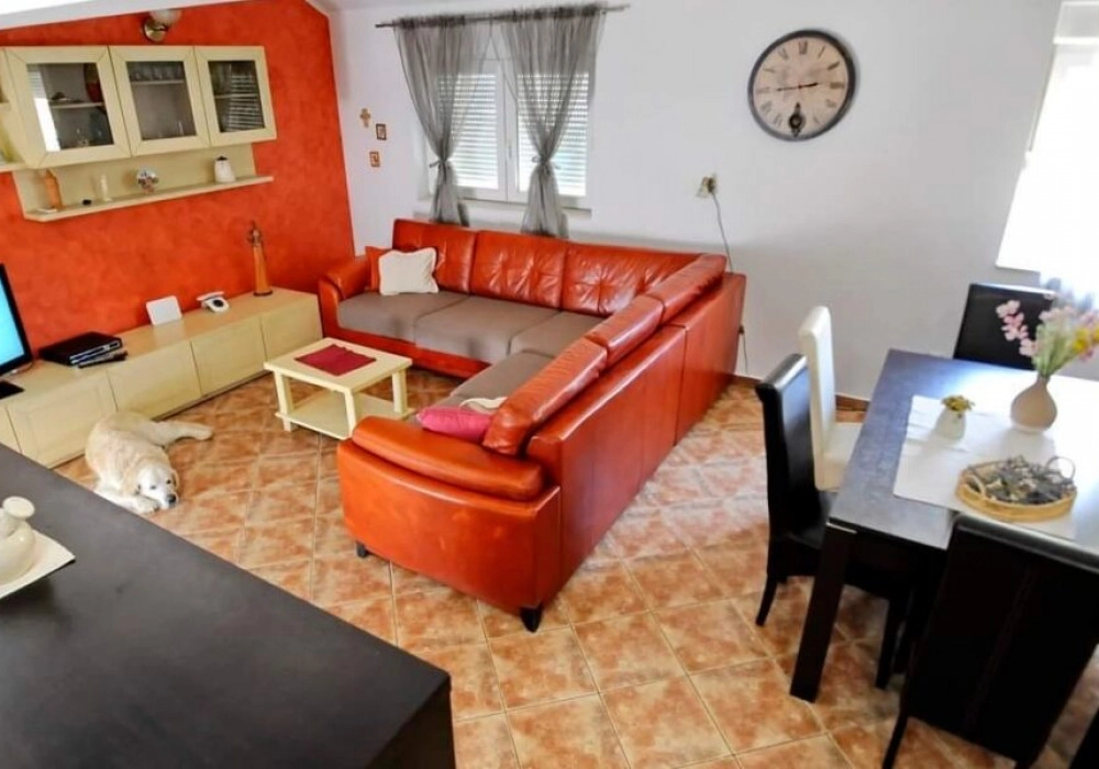 Trosoban-stan-u-Dobroti-Kotor-1 Trosoban stan 100 m² – Dobrota, Kotor — fotografija 2