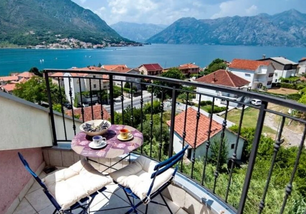 Trosoban-stan-u-Dobroti-Kotor-8 Trosoban stan 100 m² – Dobrota, Kotor — fotografija 9
