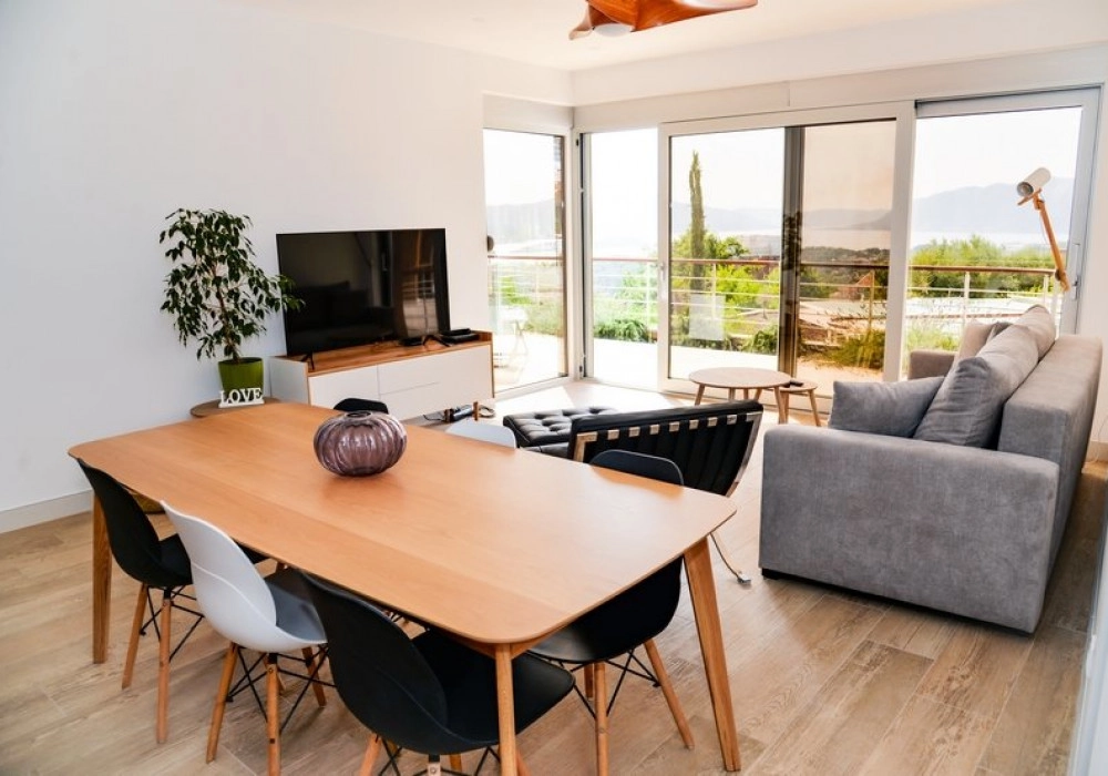 Dvosoban-stan-sa-terasom-i-bazenom-Mazina-Tivat-1 Dvosoban stan 90 m² – Mažina, Tivat — fotografija 2