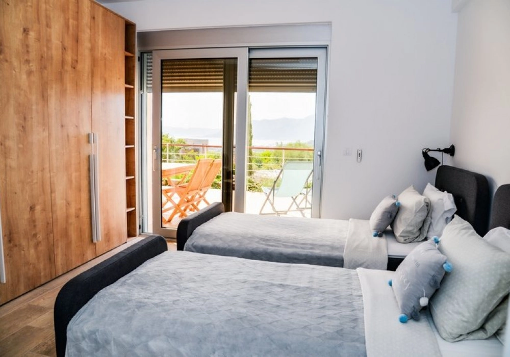 Dvosoban-stan-sa-terasom-i-bazenom-Mazina-Tivat-10 Dvosoban stan 90 m² – Mažina, Tivat — fotografija 11