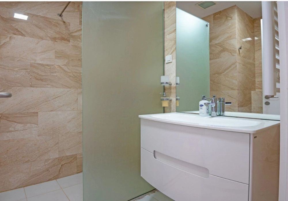 Trosoban-stan-sa-pogledom-na-more-Centar-Budva-9 Trosoban stan 89 m² – Centar, Budva — fotografija 10