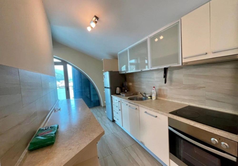 Trosoban-stan-179-m²-u-Budvi-3 Trosoban stan 179 m² – Dubovica, Budva — fotografija 4