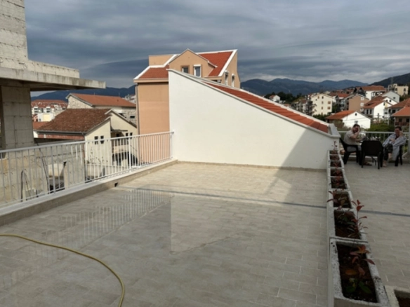 Trosoban stan 70 m² – Donja Lastva, Tivat — fotografija 10