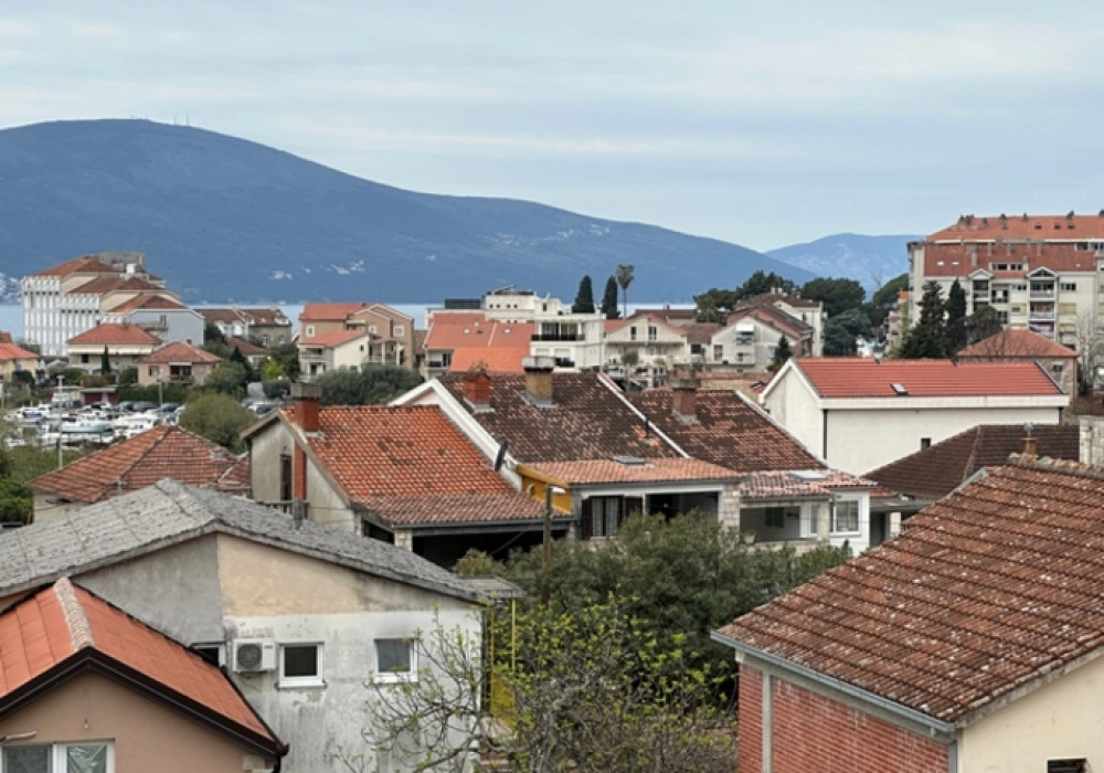 Cetvorosoban-stan-u-Donjoj-Lastvi-Tivat Četvorosoban stan u Donjoj Lastvi