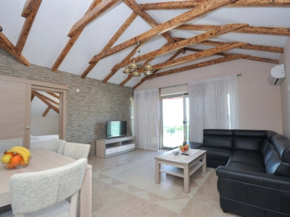 Četvorosoban stan 137 m² – Bečići, Budva — fotografija 3