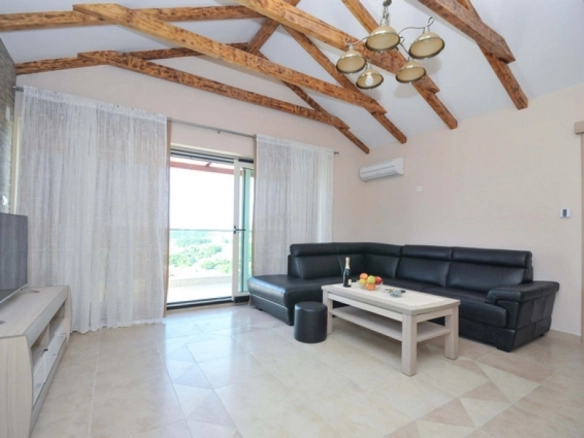 Četvorosoban stan 137 m² – Bečići, Budva — fotografija 4