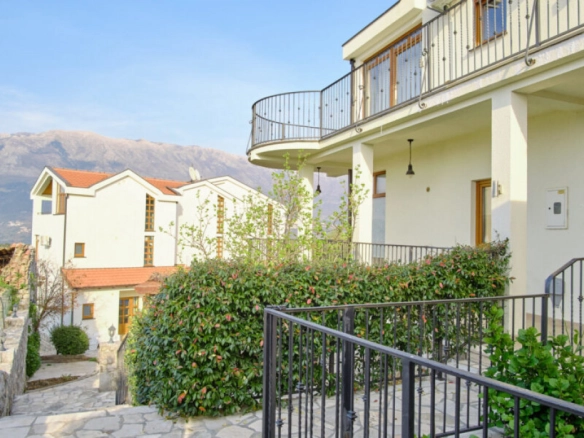 Kuća 180 m² – Tivat — fotografija 3