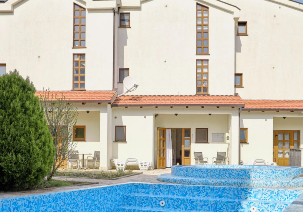 Kuca-sa-bazenom-u-Radanovicima-Tivat-4 Kuća 180 m² – Tivat — fotografija 5
