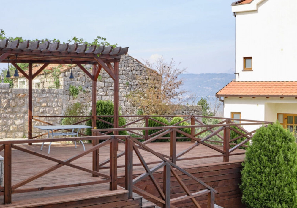 Kuca-sa-bazenom-u-Radanovicima-Tivat-7 Kuća 180 m² – Tivat — fotografija 8