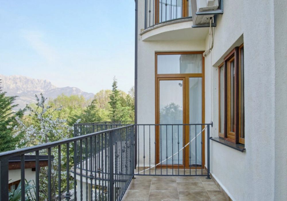 Kuca-sa-bazenom-u-Radanovicima-Tivat-11 Kuća 180 m² – Tivat — fotografija 12