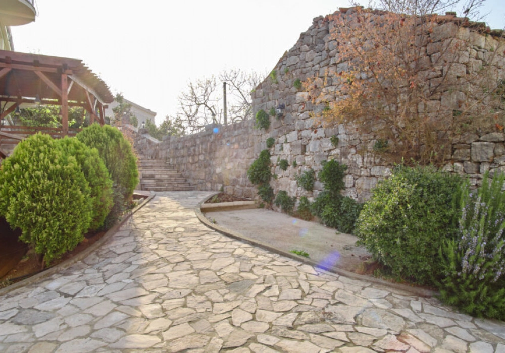 Kuca-sa-bazenom-u-Radanovicima-Tivat-13 Kuća 180 m² – Tivat — fotografija 14