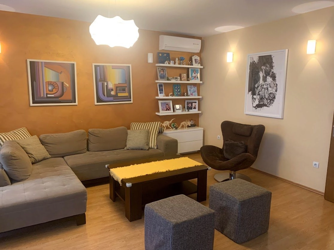 Kuca-za-izdavanje-u-Donjoj-Gorici-Podgorica-12 Izdavanje: Kuća 240 m² – Donja Gorica, Podgorica — fotografija 13