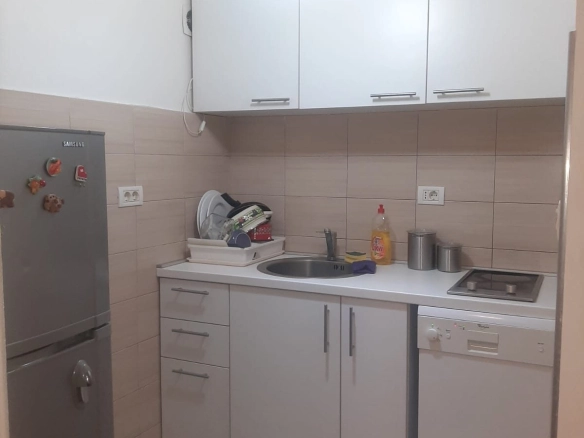 Namještena garsonjera u City kvartu, Podgorica — fotografija 2