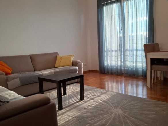 Dvosoban stan 64 m²