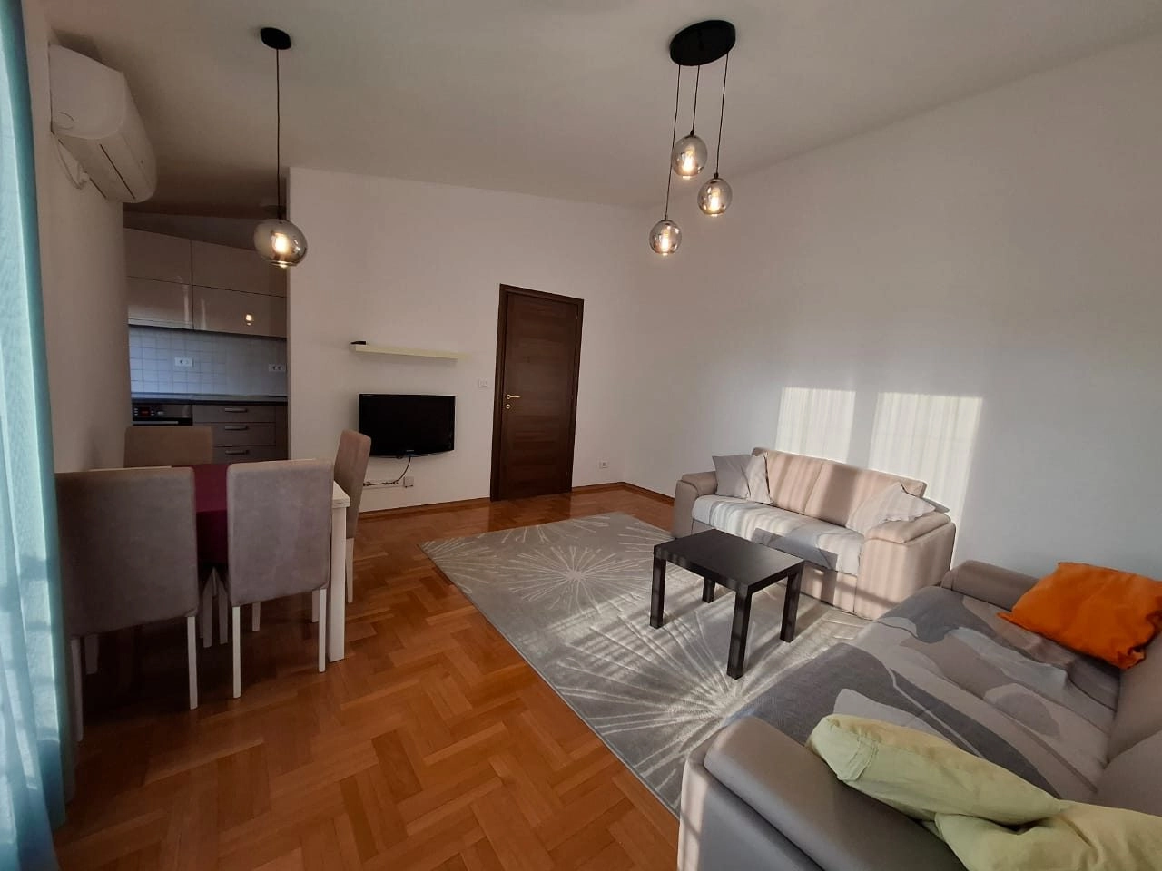 Dvosoban-stan-64-m²-Stari-aerodrom-Podgorica-10 Dvosoban stan na Starom aerodromu, Podgorica — fotografija 11