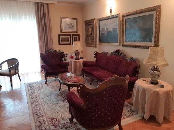 Izdavanje: Trosoban stan – Tološi, Podgorica — fotografija 12