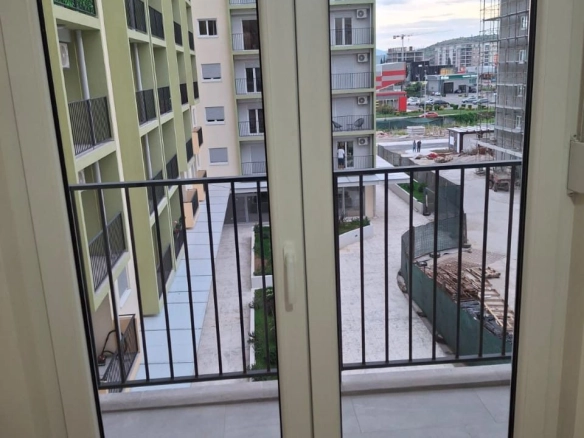 Izdavanje: Jednosoban stan 40 m² – Pobrežje, Podgorica — fotografija 2