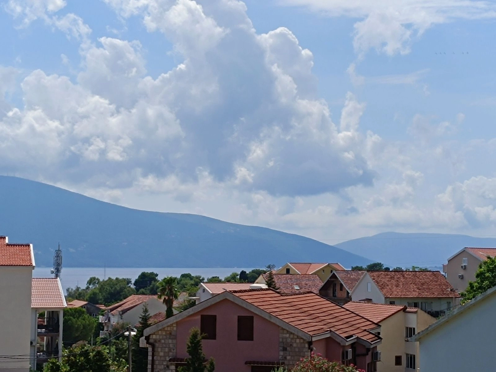 Dvosoban-stan-sa-pogledom-na-more-u-Mazini-Tivat-11 Dvosoban stan 81 m² – Mažina, Tivat — fotografija 12