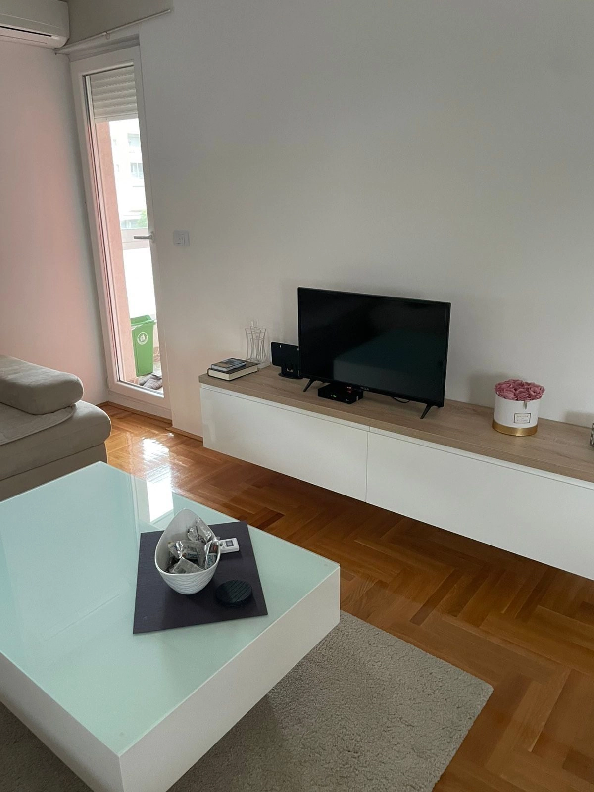 Jednosoban-stan-Stari-aerodrom-Podgorica-4 Izdavanje: Jednosoban stan 50 m² – Stari aerodrom, Podgorica — fotografija 5