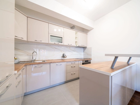 Izdavanje: Dvosoban stan 70 m² – Master kvart, Podgorica — fotografija 2