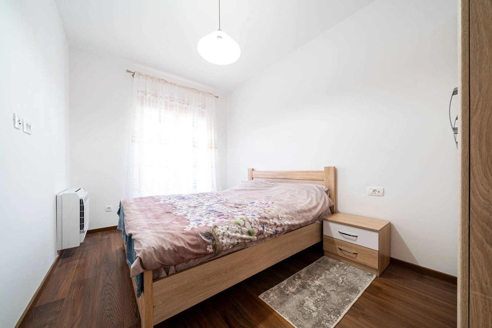 Dvosoban-namjesten-stan-u-Master-kvartu-Podgorica-5 Izdavanje: Dvosoban stan 70 m² – Master kvart, Podgorica — fotografija 6