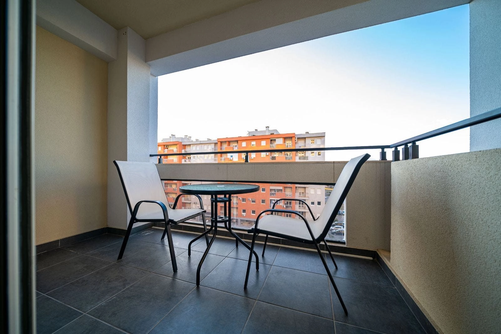 Dvosoban-namjesten-stan-u-Master-kvartu-Podgorica-10 Izdavanje: Dvosoban stan 70 m² – Master kvart, Podgorica — fotografija 11