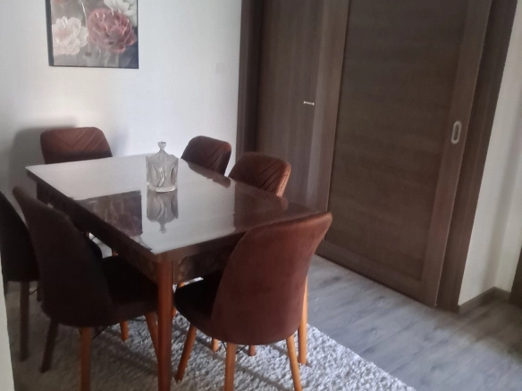 Izdavanje: Trosoban stan 130 m² – Stari aerodrom, Podgorica — fotografija 4